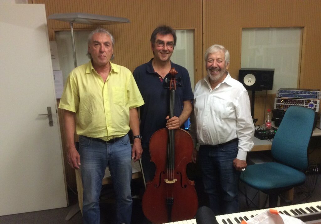 Rolf W. Kunz (componist), Luzius Gartmann (cellist), Alex Eugster (sound mixer)